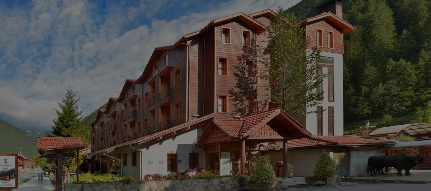 Uzungöl İnan Kardeşler Otel’in dış cephesi
