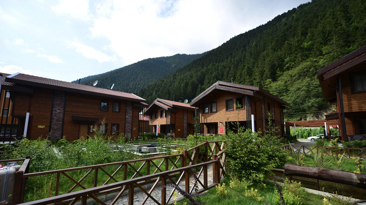 İnanlar Premium’un ahşap villa yapıları